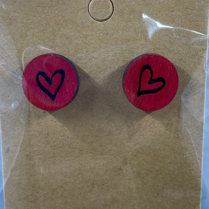 Red heart stud